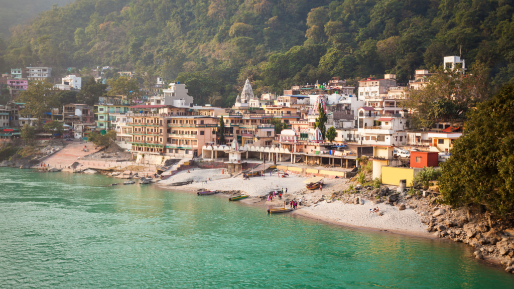 Ghats and temples line the Ganga at Rishikesh, Uttarakhand